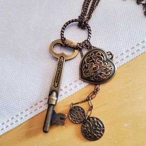 34" Bronze Long Key Heart Pendants Necklace Style